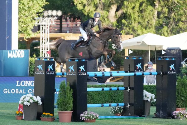 MOM's Isaura - Pieter Devos